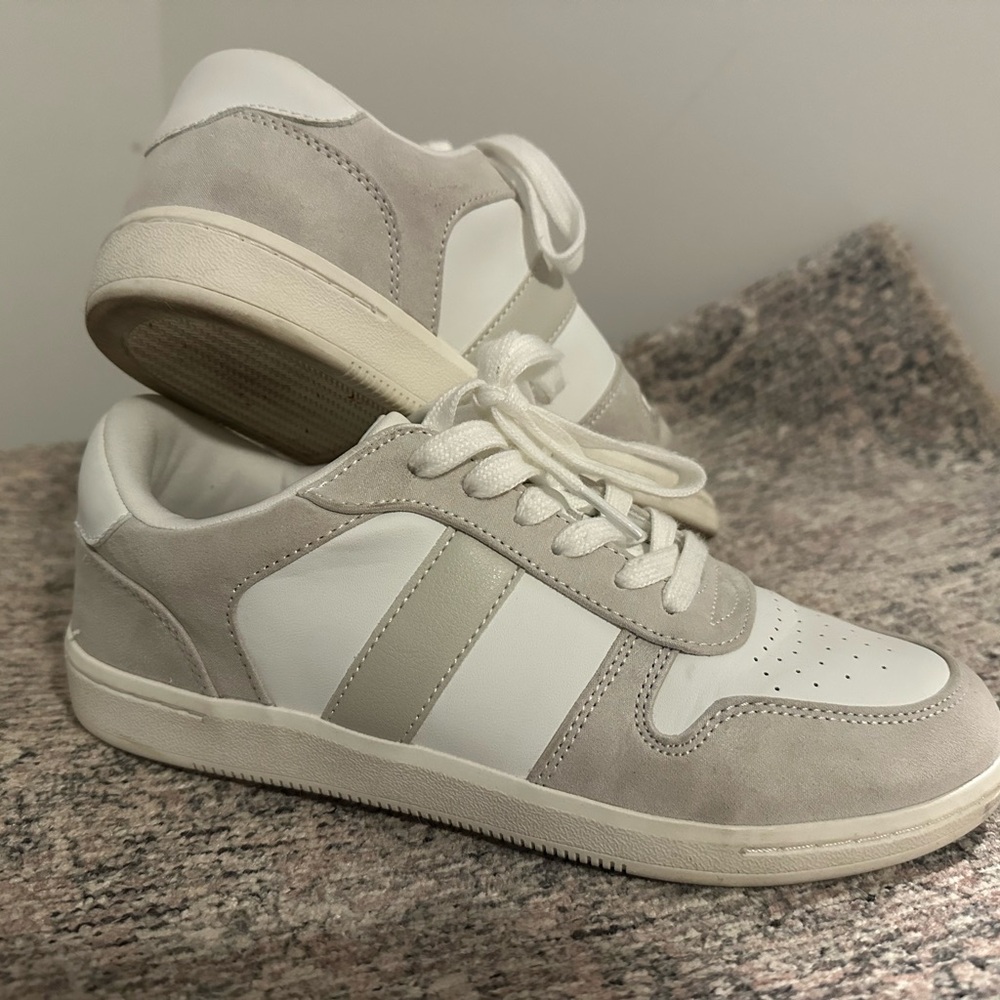 Stylish White and Gray Women’s Sneakers